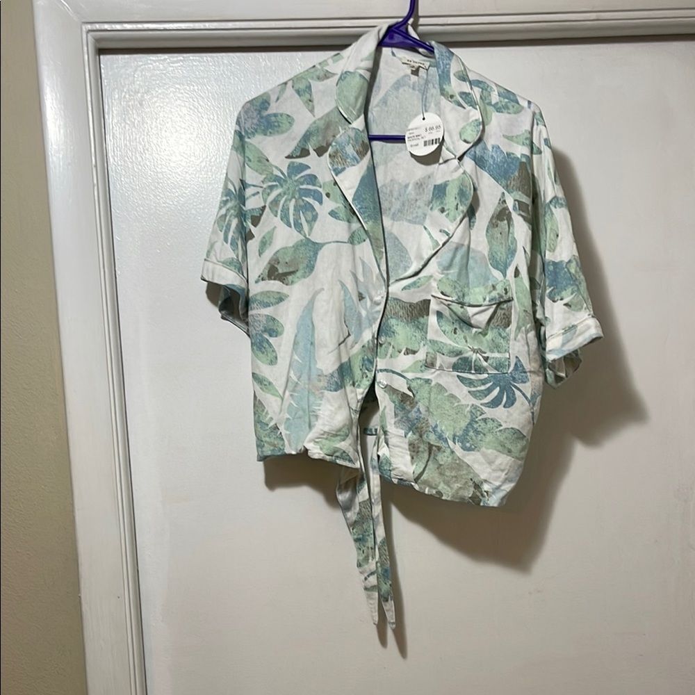 NWT En Creme tropical top size small